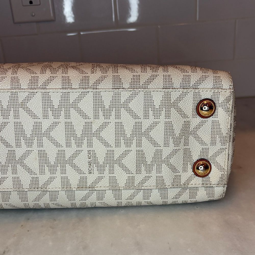 Michael Kors Bag Purse Handbag Cynthia Vanilla PVC Medium Signature Logo Satchel - Picture 7 of 16